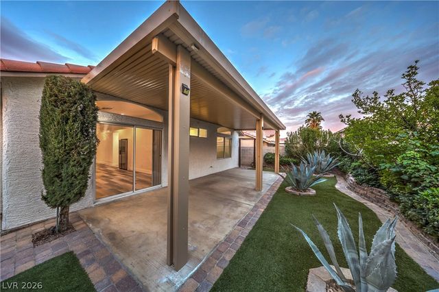 8233 West Rochelle Avenue, Las Vegas, NV 89147