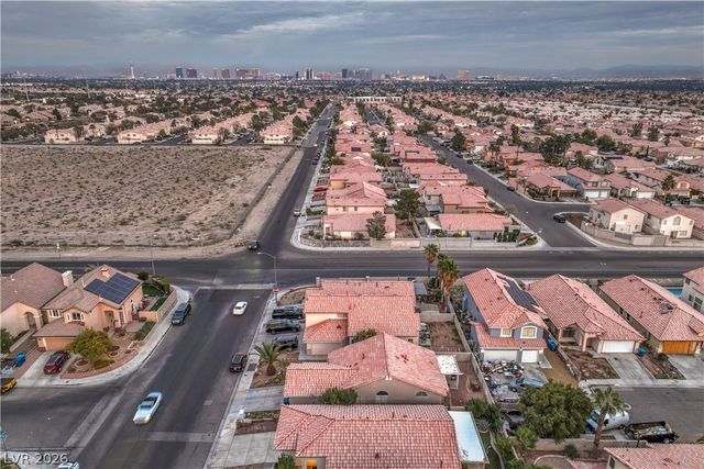 8233 West Rochelle Avenue, Las Vegas, NV 89147