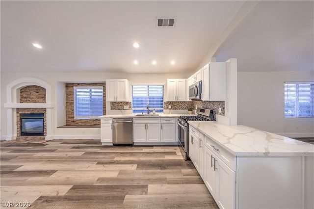 8233 West Rochelle Avenue, Las Vegas, NV 89147