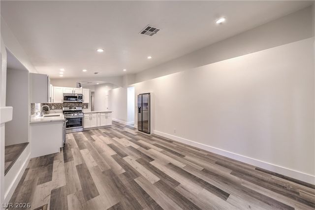 8233 West Rochelle Avenue, Las Vegas, NV 89147