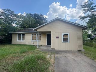 42 Burress Street, Houston, TX 77022