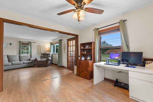 727 S Indiana AVENUE, West Bend, WI 53095