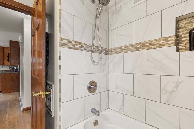 727 S Indiana AVENUE, West Bend, WI 53095