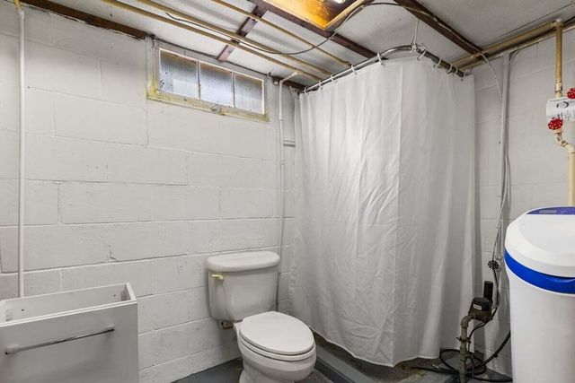 727 S Indiana AVENUE, West Bend, WI 53095