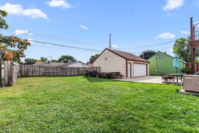 727 S Indiana AVENUE, West Bend, WI 53095