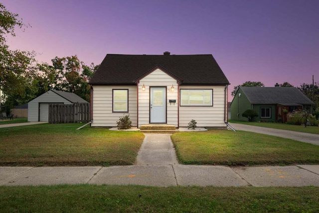 727 S Indiana AVENUE, West Bend, WI 53095