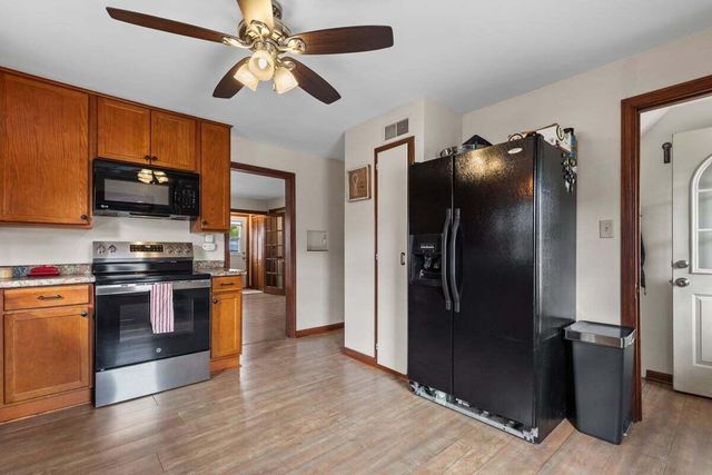 727 S Indiana AVENUE, West Bend, WI 53095