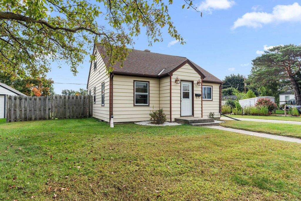 727 S Indiana AVENUE, West Bend, WI 53095