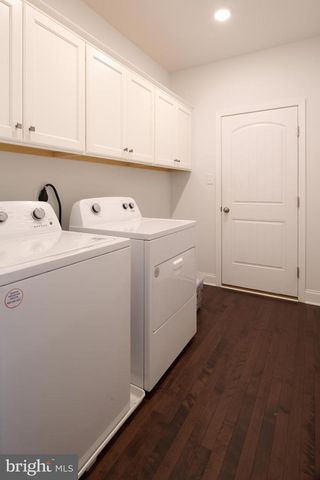 172 SUSSEX DR, State College, PA 16801