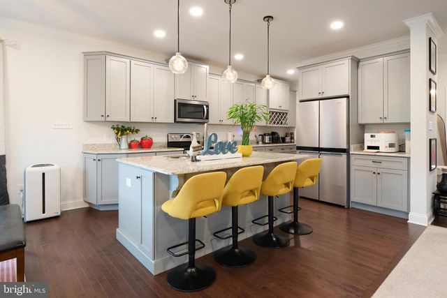 172 SUSSEX DR, State College, PA 16801