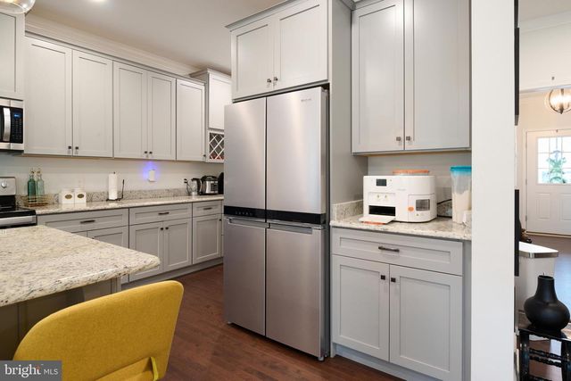 172 SUSSEX DR, State College, PA 16801