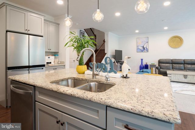 172 SUSSEX DR, State College, PA 16801