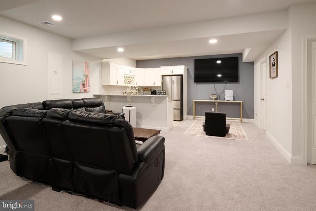 172 SUSSEX DR, State College, PA 16801