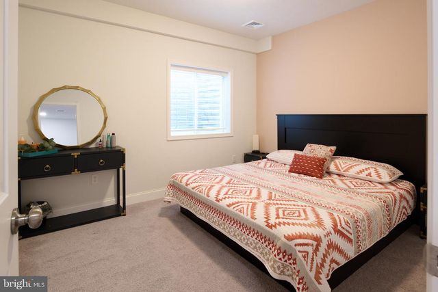 172 SUSSEX DR, State College, PA 16801