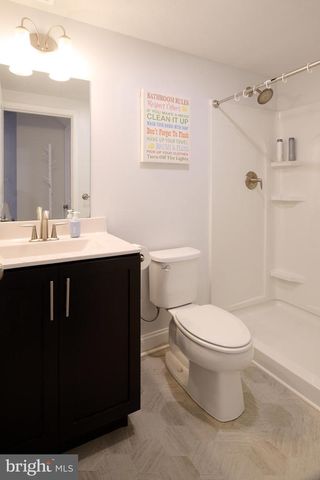 172 SUSSEX DR, State College, PA 16801