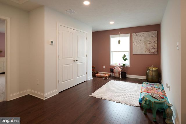 172 SUSSEX DR, State College, PA 16801