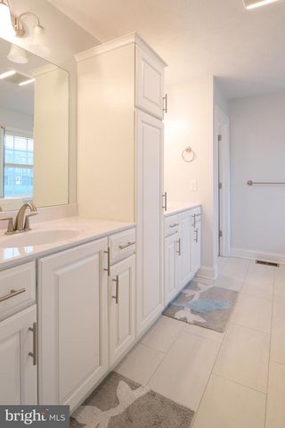 172 SUSSEX DR, State College, PA 16801