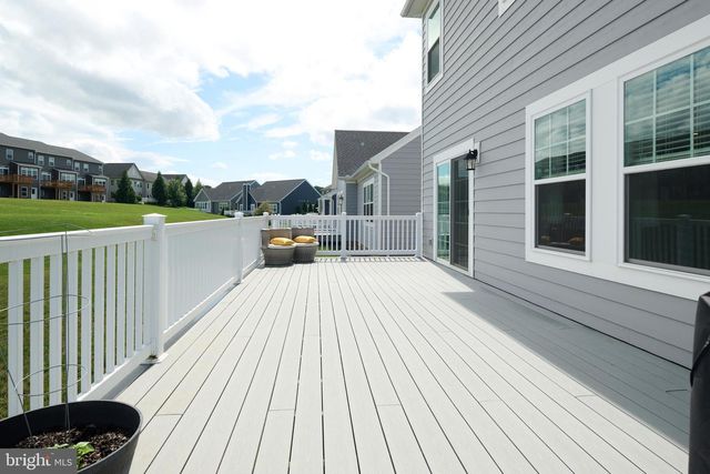 172 SUSSEX DR, State College, PA 16801