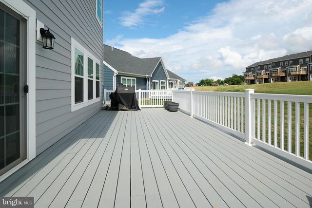 172 SUSSEX DR, State College, PA 16801