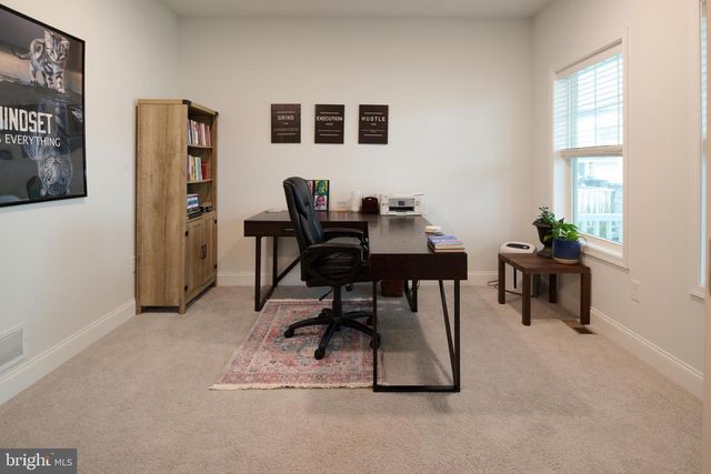 172 SUSSEX DR, State College, PA 16801