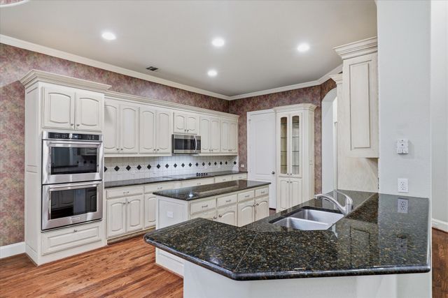 11831 Brookhill Lane, Dallas, TX 75230