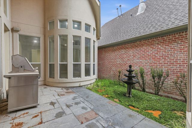 11831 Brookhill Lane, Dallas, TX 75230