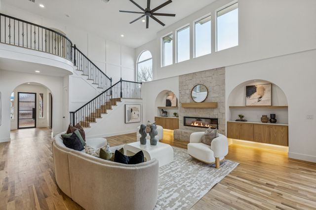 1209 Queen Peggy Lane, Lewisville, TX 75056