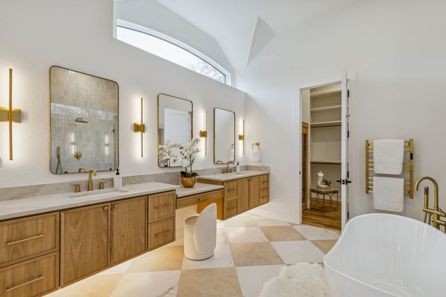 1209 Queen Peggy Lane, Lewisville, TX 75056