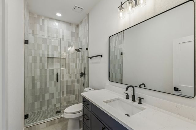 1209 Queen Peggy Lane, Lewisville, TX 75056