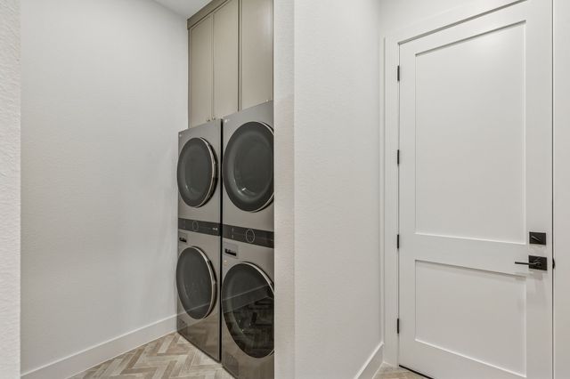 1209 Queen Peggy Lane, Lewisville, TX 75056