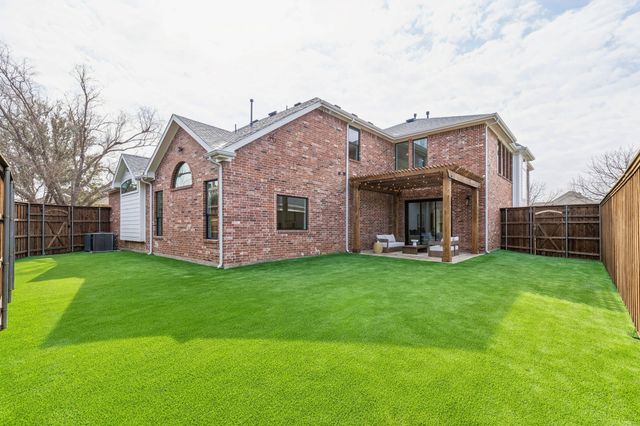 1209 Queen Peggy Lane, Lewisville, TX 75056