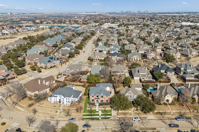 1209 Queen Peggy Lane, Lewisville, TX 75056