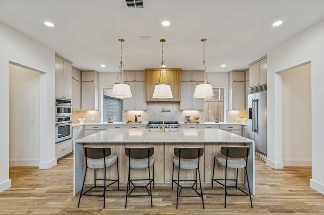 1209 Queen Peggy Lane, Lewisville, TX 75056