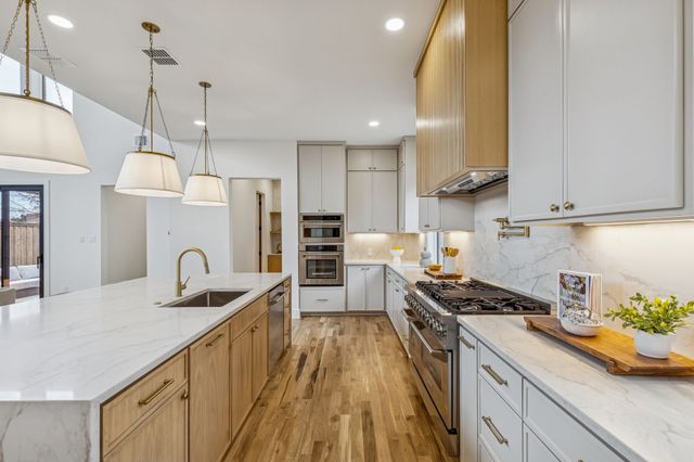 1209 Queen Peggy Lane, Lewisville, TX 75056