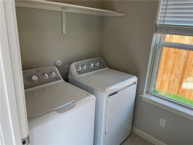 2924 Brand Iron DR, San Marcos, TX 78666