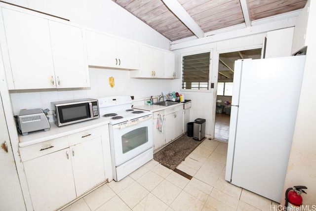 94-1151 Awalai Street, Waipahu, HI 96797