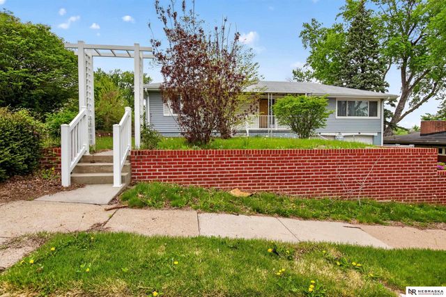 1206 Skyview Drive, Bellevue, NE 68005