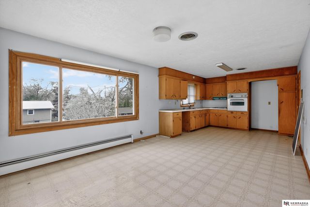 1206 Skyview Drive, Bellevue, NE 68005