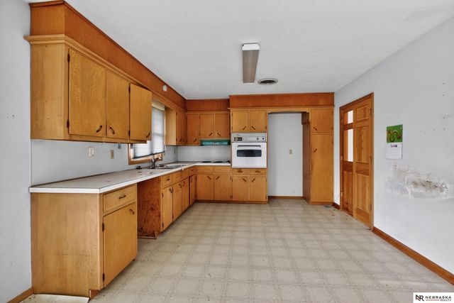 1206 Skyview Drive, Bellevue, NE 68005