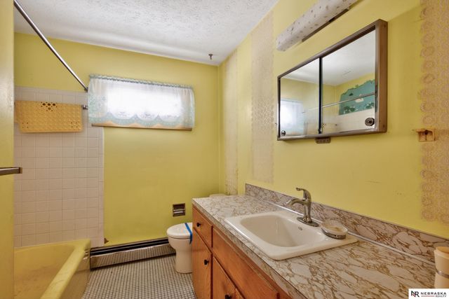 1206 Skyview Drive, Bellevue, NE 68005