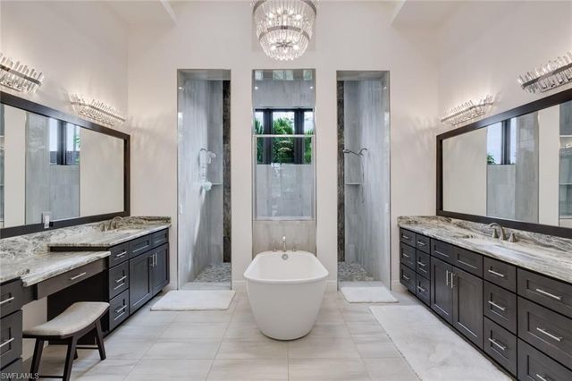6423 Livingston Woods LN, Naples, FL 34109