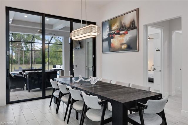 6423 Livingston Woods LN, Naples, FL 34109