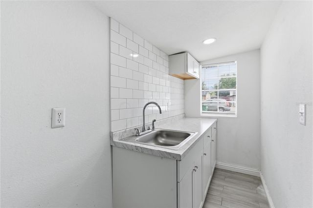 317 E HYDRANGIA STREET, Tampa, FL 33612