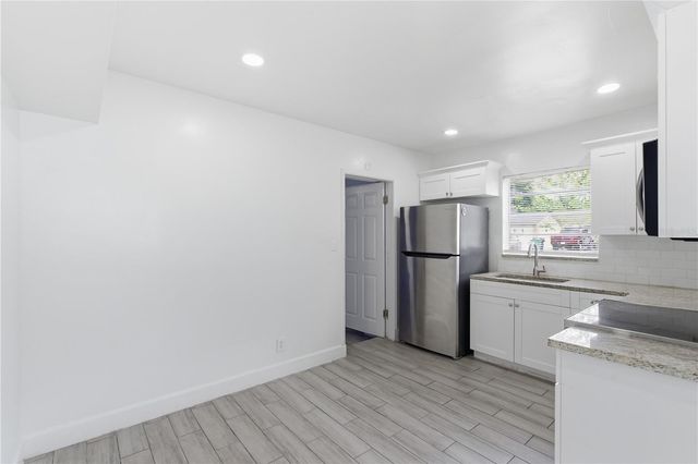 317 E HYDRANGIA STREET, Tampa, FL 33612