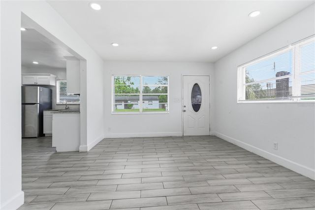 317 E HYDRANGIA STREET, Tampa, FL 33612