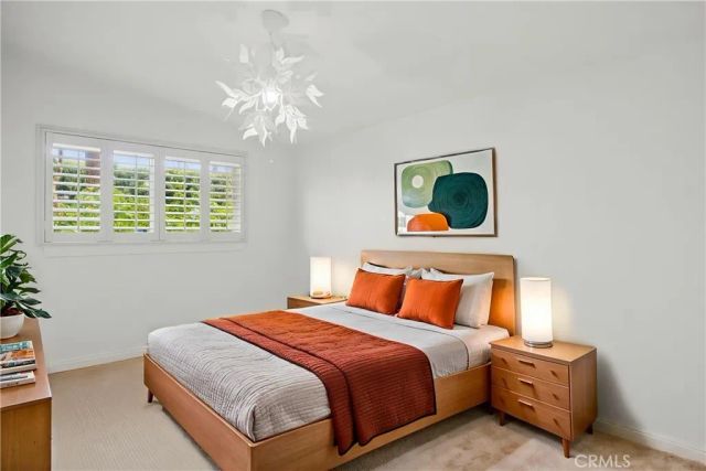 300 Esther Street, Costa Mesa, CA 92627