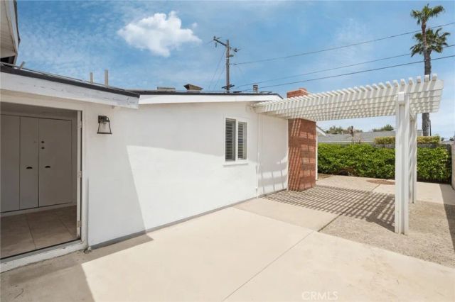 300 Esther Street, Costa Mesa, CA 92627