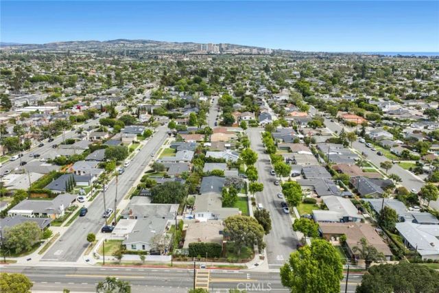 300 Esther Street, Costa Mesa, CA 92627