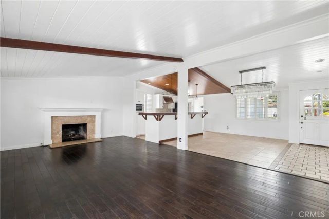 300 Esther Street, Costa Mesa, CA 92627