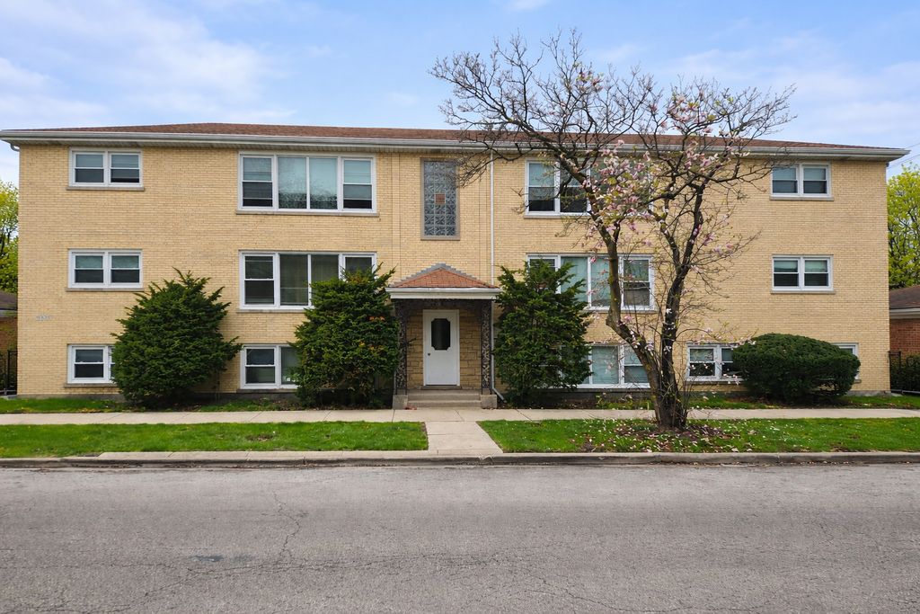 5834 W Montrose Avenue 1S, Chicago, IL 60634